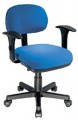 Cadeira para Escritório em Estofado com Rodízios e Braços Reguláveis Padrão Secretária APERFLEX 2.4 / RB - Cor Preta
